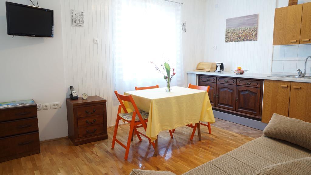 Apartments Venci Zadar Room photo